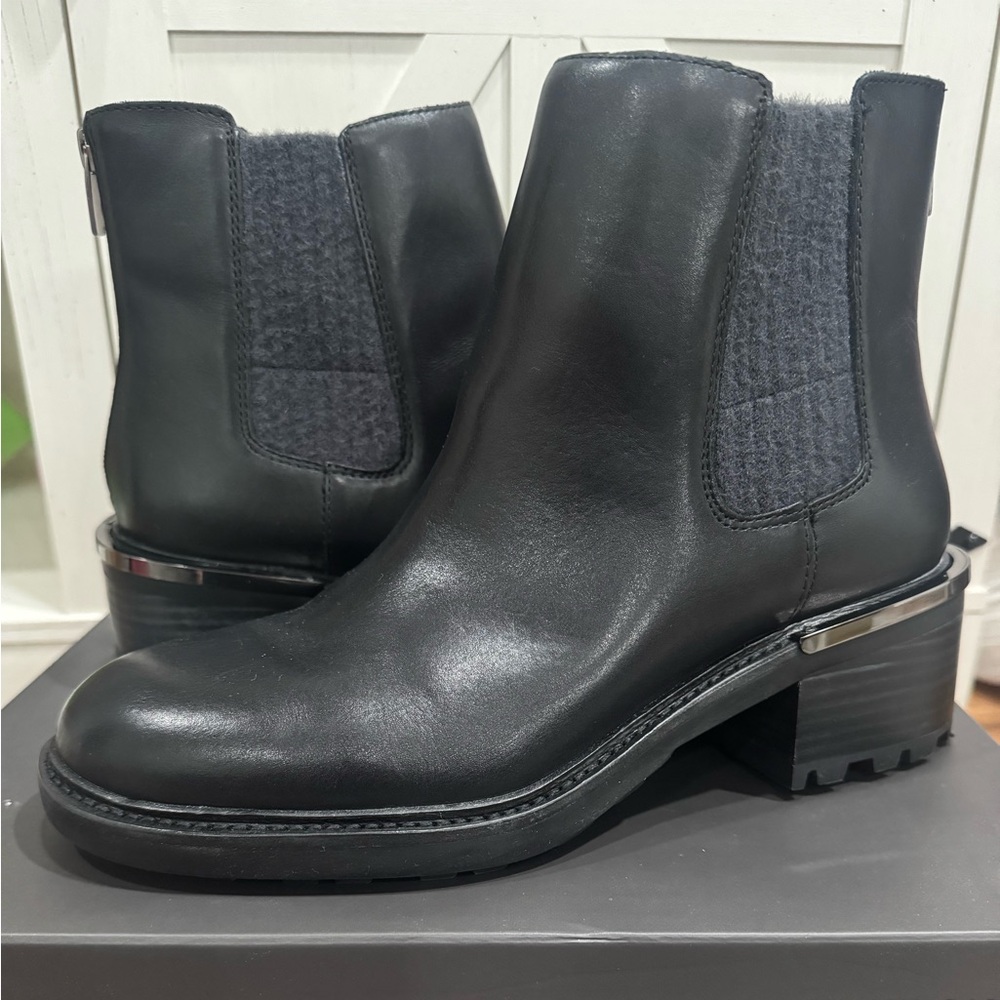 Vince Camuto Leather Chelsea Boots Kelivena Black 9W